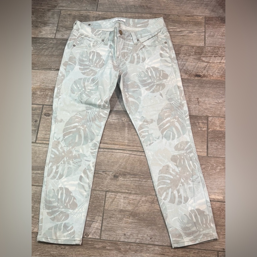Pants​​ - Picture 2 of 5
